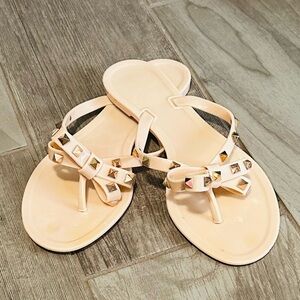 Rock stud rubber flip flops